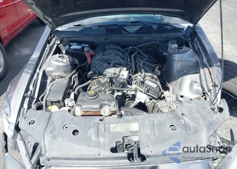 2013 Ford Mustang V6 из США, поврежденный, VIN 1ZVBP8AM1D5255413